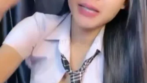 คลิปหลุด ไลฟ์สด สาวไทยตัวขาว นั่งแหกหีเปิดไลฟ์สดที่บ้าน ถอดเสื้อผ้าใช้มือช่วยตัวเองครางเสียว น้ำหีแตกกระจายเปียกทั้งเบาะ เสียวจนตัวโยกไปมาอย่างฟิน