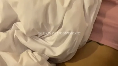คลิปหลุด Onlyfans Peteryed_py สาวผมสั้นหุ่นดีนมใหญ่สักลาย เย็ดกับแฟนตัวจริงก่อนนอนห้องนอน ขึ้นขย่มควยท่าหมาโดนกระแทกแรง ครางเสียวดังลั่นแล้วแตกในเต็มรูหี จับโม๊กสดดูดควยน้ำเงี่ยนไหลยืด